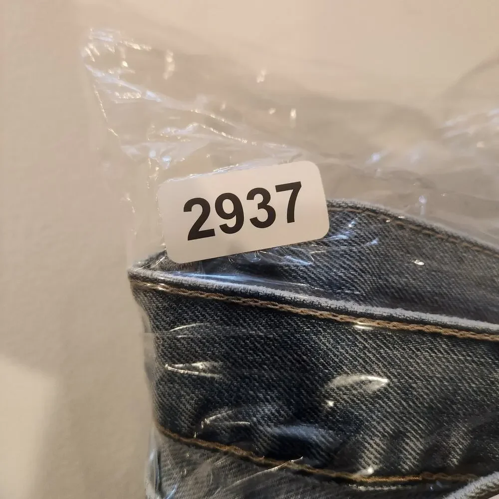 Levi's Mens 505 Medium Wash Straight Leg Jeans Size 38x30 Casual Minimalist